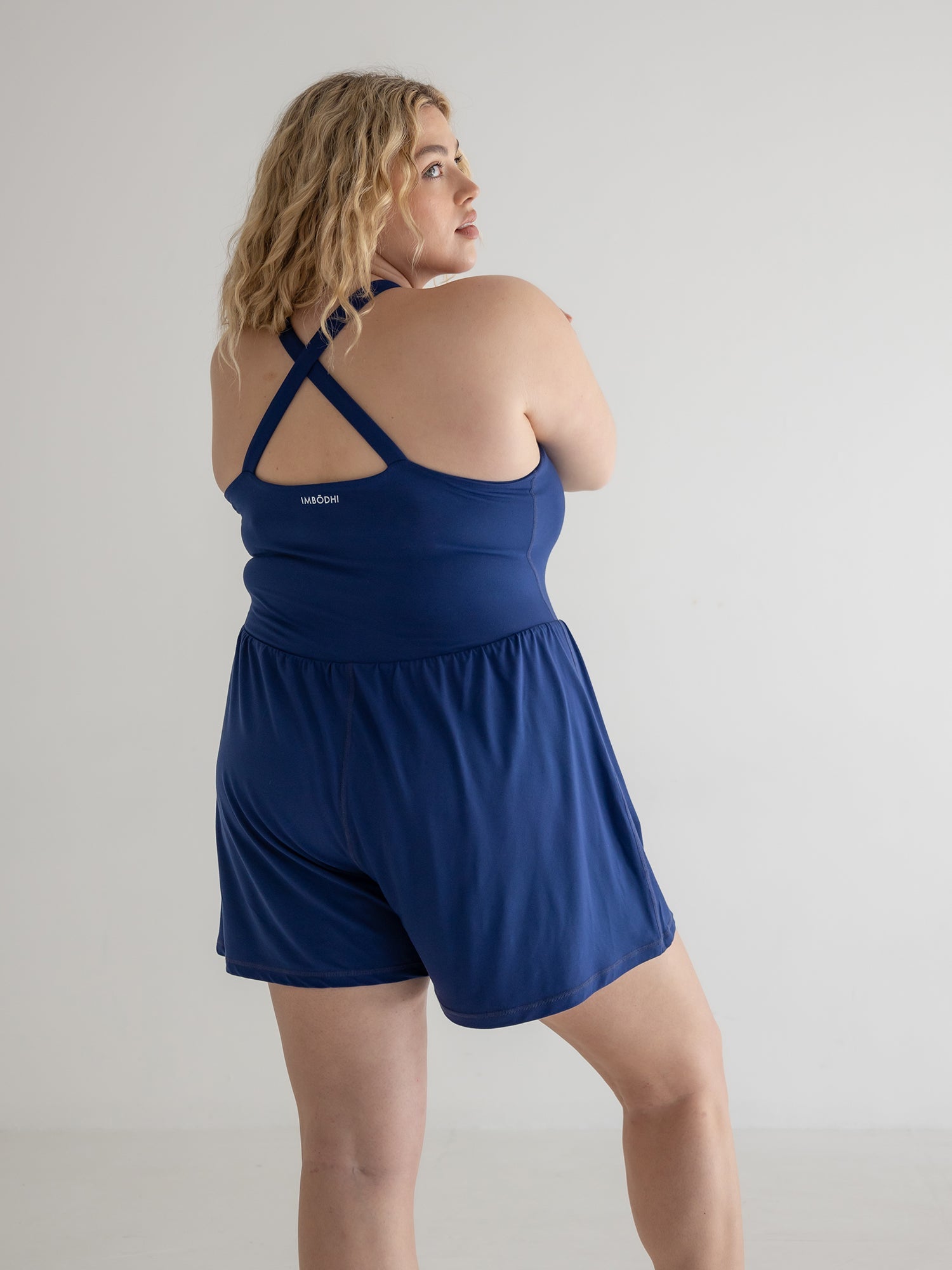 Lila Romper, Lapis