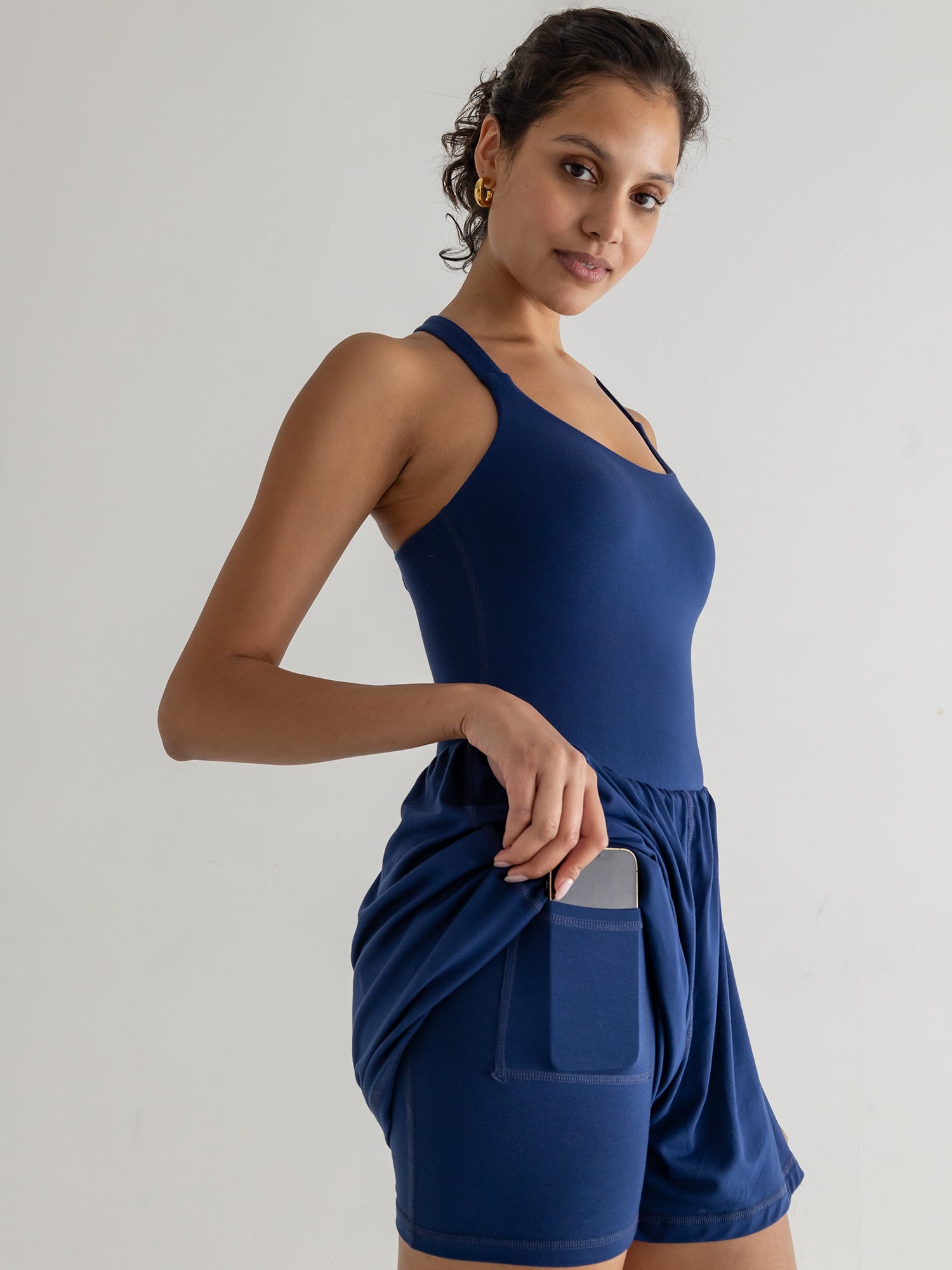 Lila Romper, Lapis