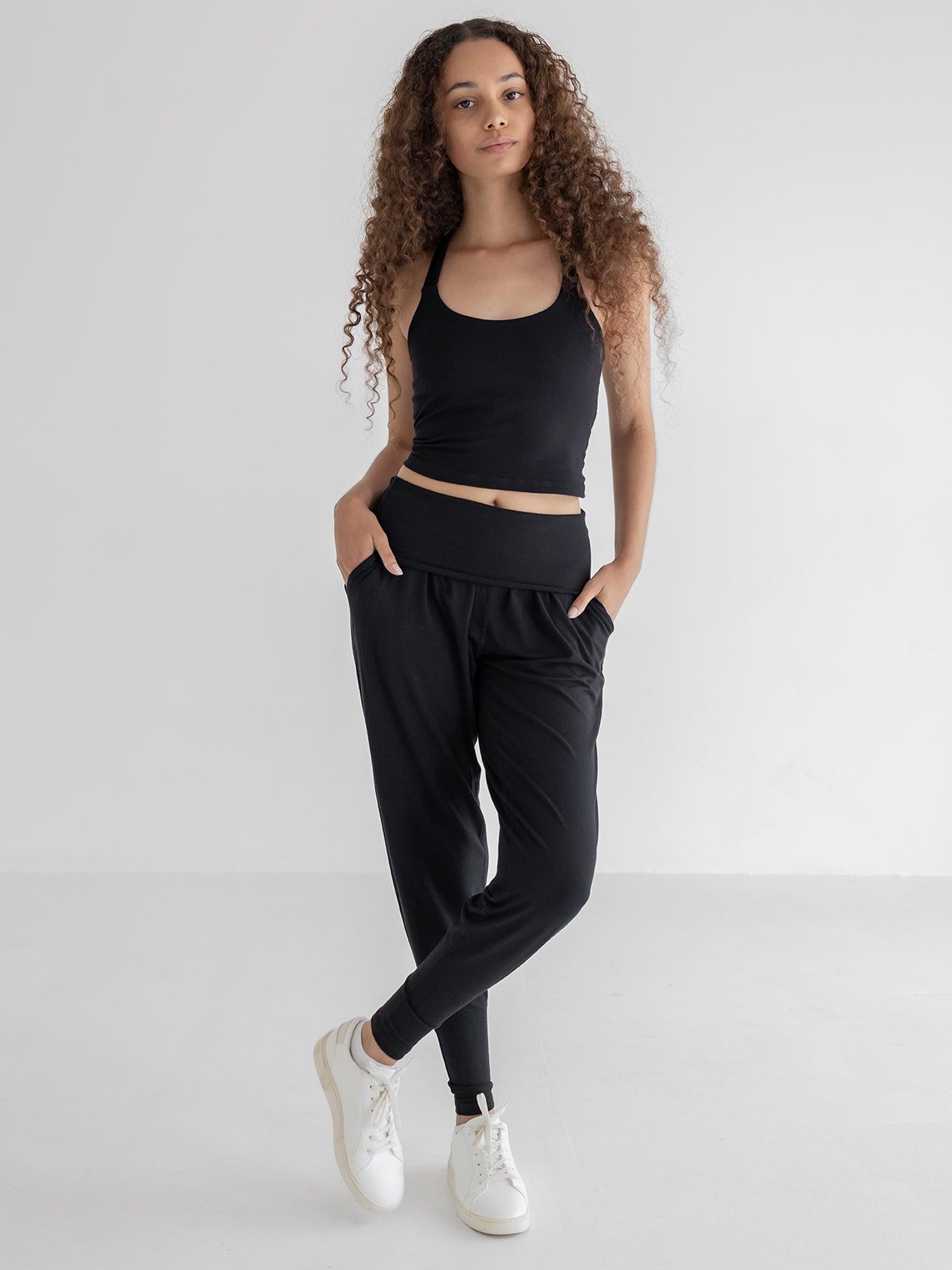 Pippa Pant, Midnight Black