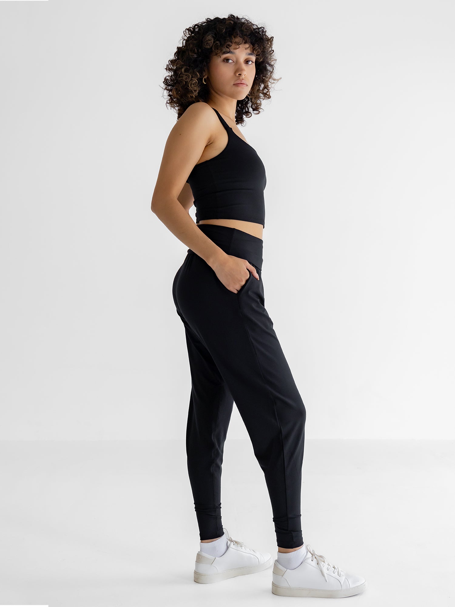 Pippa Pant, Midnight Black